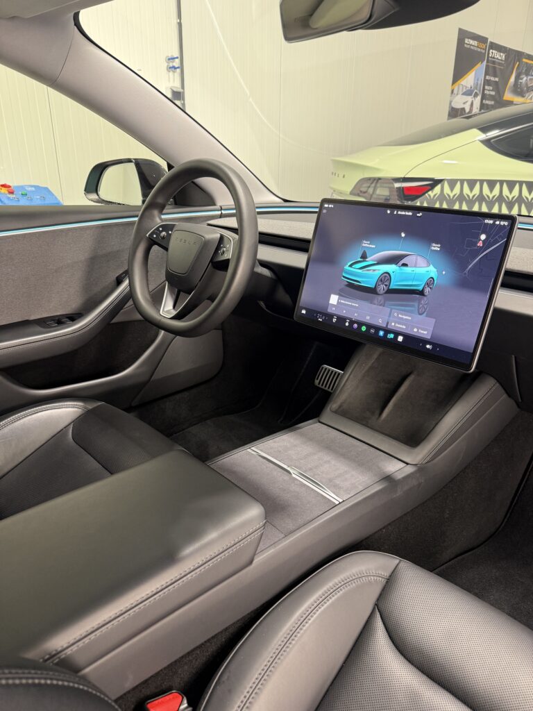 Location TESLA M.ART CUSTOM (7) (Personnalisé)